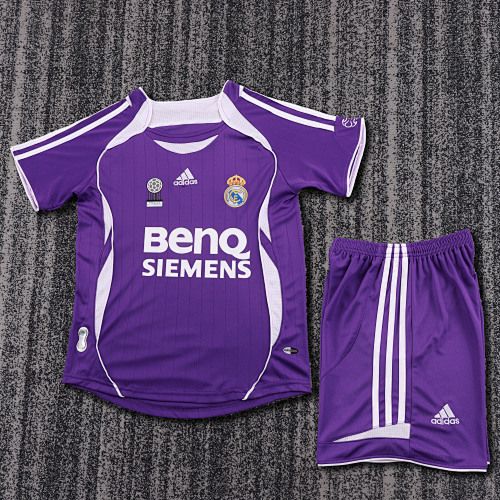 Conjunto Real Madrid retro 2006/2007 morada - Premium quality