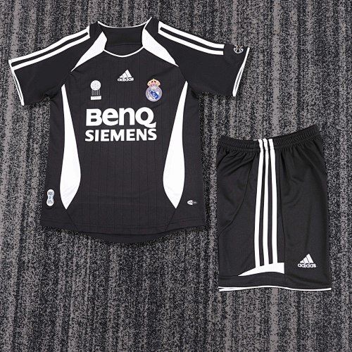Conjunto Real Madrid retro 2006/2007 negra - Premium quality