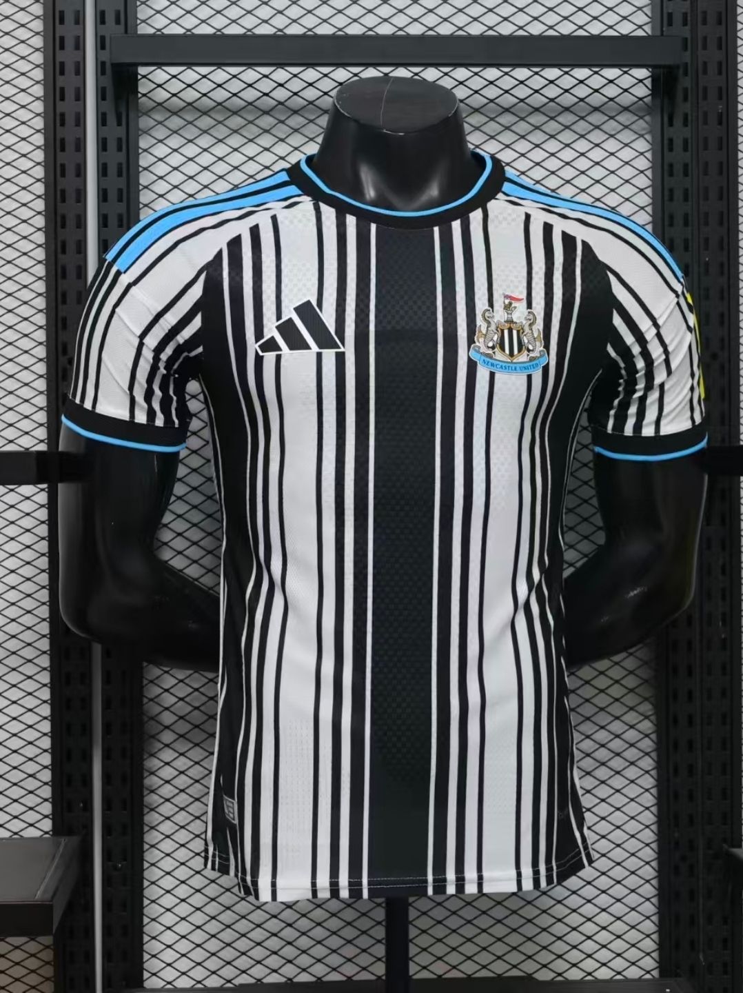Newcastle UFC 26/27 local manga corta versión Jugador - PREMIUM QUALITY Newcastle UFC 26/27 local manga corta versión Jugador - PREMIUM QUALITY