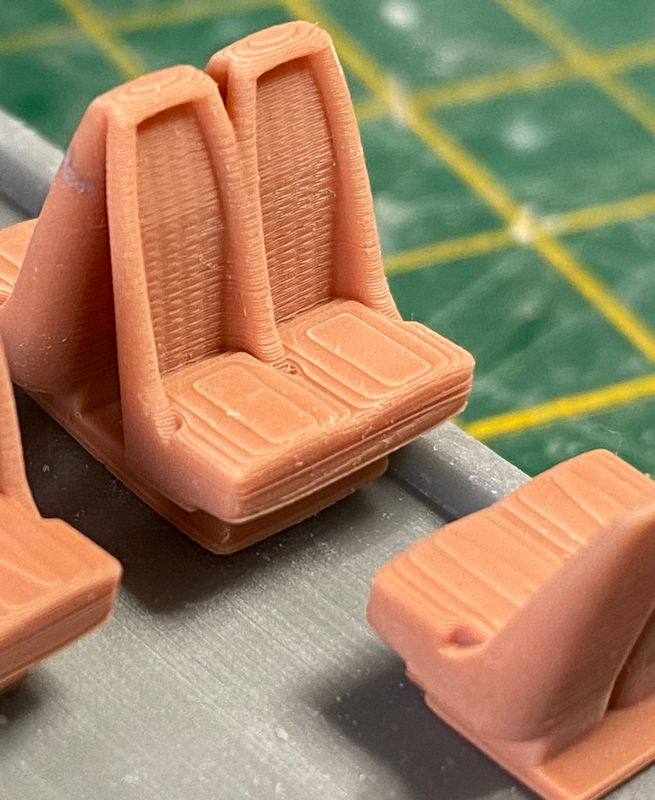 4mm Open 3rd carriage 2x2 high backed bucket seats