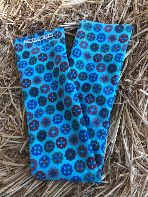 Schweifschoner Blau / Blumen Muster