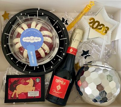 SPARKLE &amp; SHINE YOUR SENIOR YEAR (BLACK BOX)