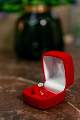 Anel De Ouro Branco Com Diamante