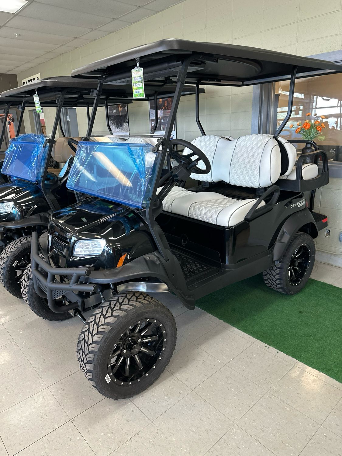 2027 Club Car Onward 4 Passenger Lifted Lithium Ion