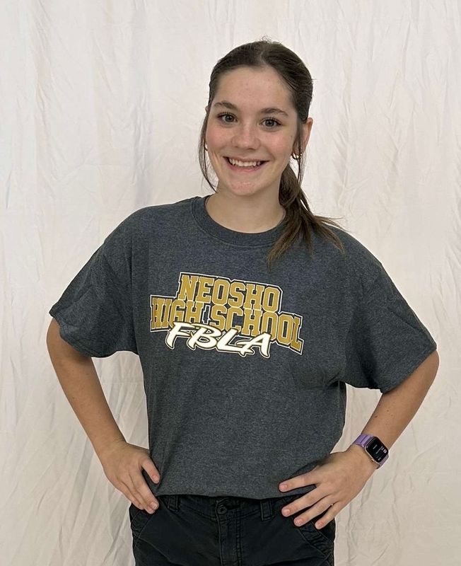Vintage Neosho High School FBLA T-shirt