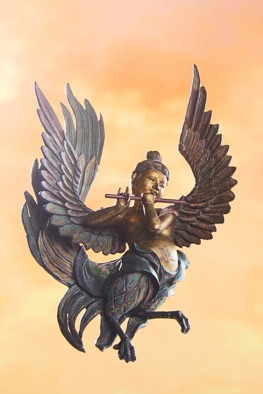 Karyobinga (Kalaviṅka) (迦陵頻伽 笛 (Fue))