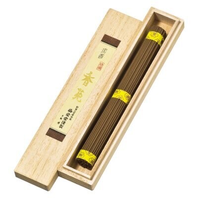 Jinko Tokusen Koen One Medium Sized Piece Placed Inside a Premium Paulownia Wood Box