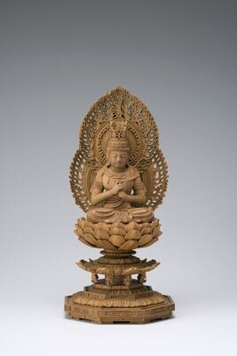 Byakudan Sandalwood Dainichi (Mahavairocana) (白檀八角台二重火炎光背大日)