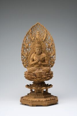 Byakudan Sandalwood Dainichi (Mahavairocana) (白檀八角台飛天光背眼入大日)