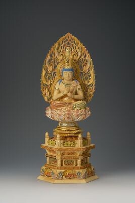 Tsuge Dainichi (Mahavairocana) (本柘植六角台彩色切金飛天光背大日）