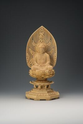 Tsuge Shakyamuni  (本柘植八角台水煙光背釈迦）