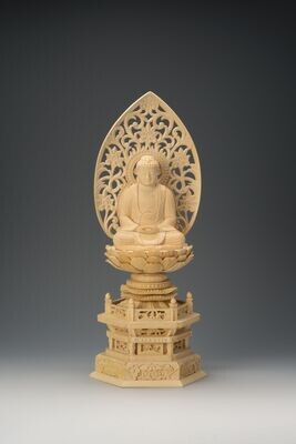 Hinoki Shakyamuni (桧木六角台唐草光背釈迦)