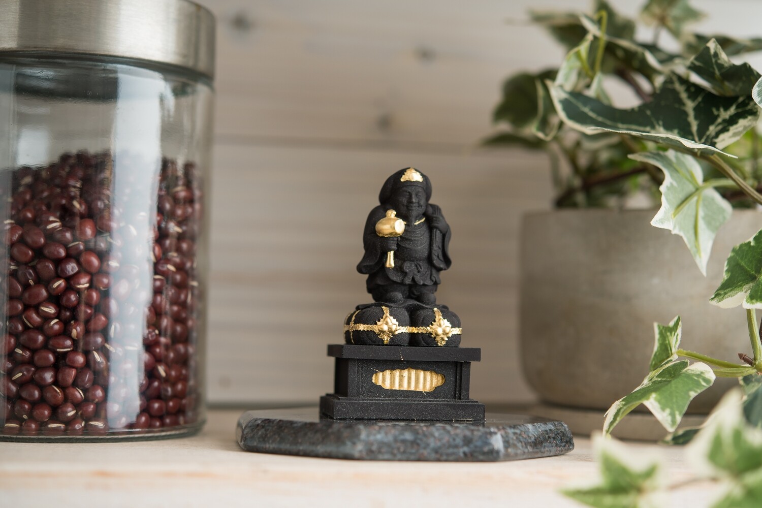 Daikokuten (黒色切金大黒天)