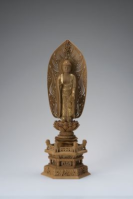 Danboku Sandalwood Amitabha (檀木六角鬼面麒麟台舟型水煙光背眼入切金付立阿弥陀)