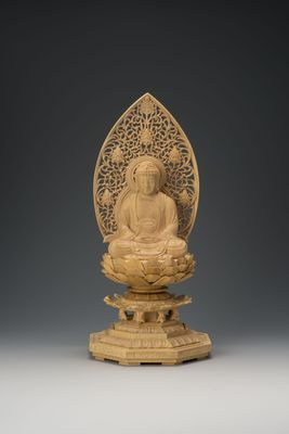 Tsuge Shakyamuni (本柘植八角台唐草光背釈迦)