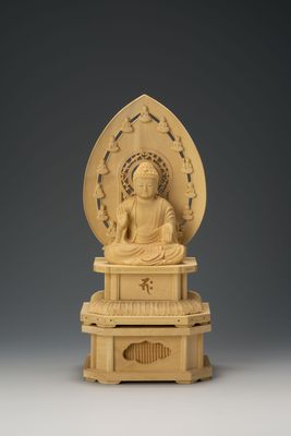 the latest-butsuzo Shaka 釈迦 (施無畏, 与願印)