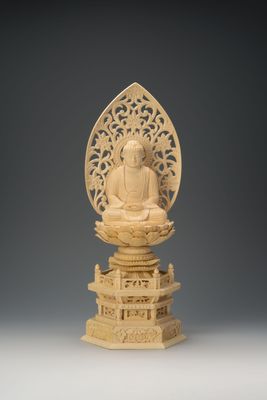 Hinoki Shakyamuni (桧木六角台唐草光背釈迦)