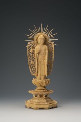 Tsuge Amitabha (本柘植八角台西型唐草光背立阿弥陀)