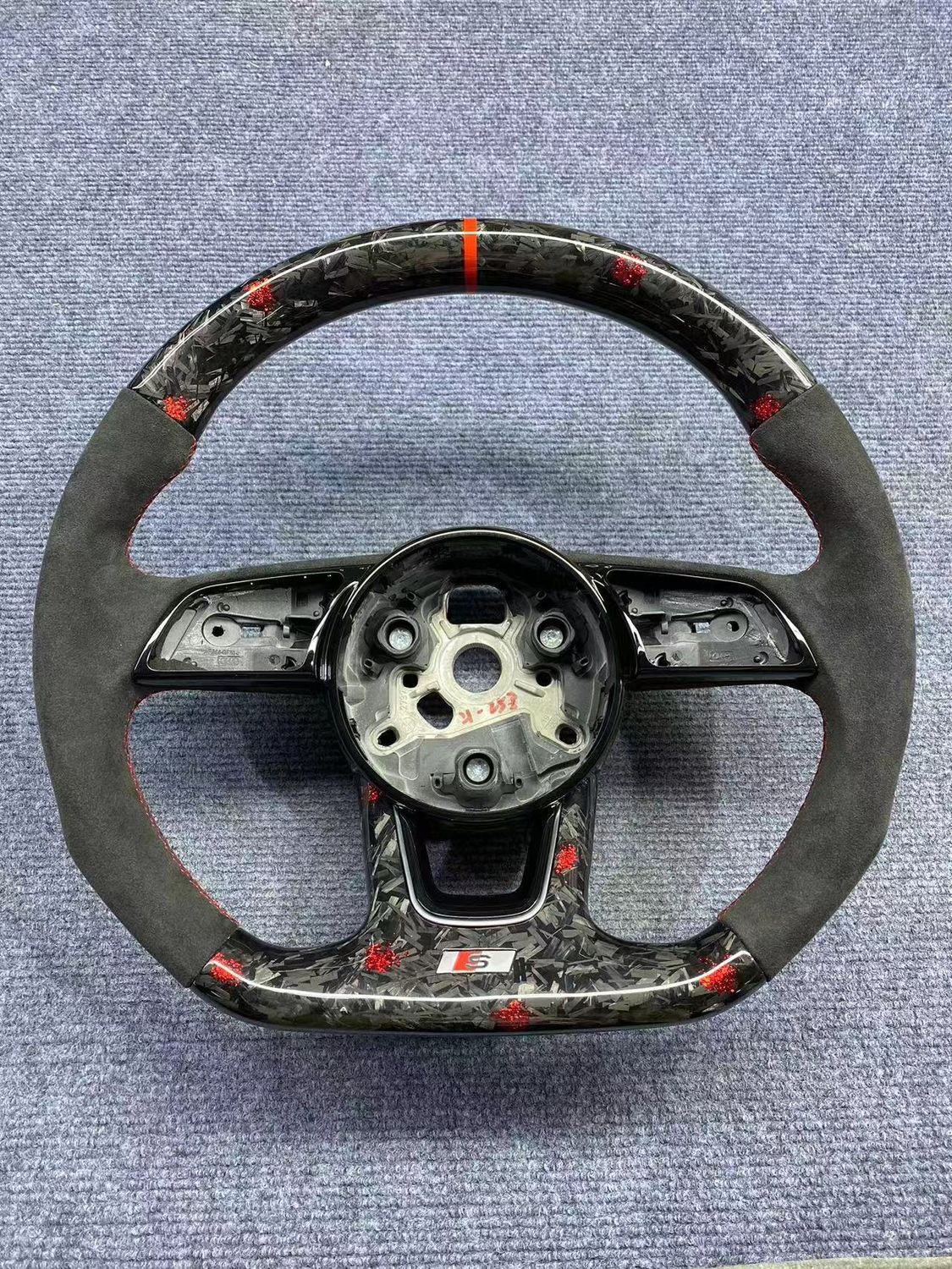 Carbon Fiber Steering wheel for Audi Q5/RSQ5/SQ5/Q5L ( Deposit )