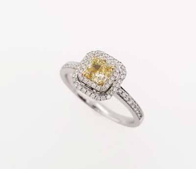 ​Scarselli 0.52 Carat Fancy Light Yellow Natural Diamond Engagement Ring