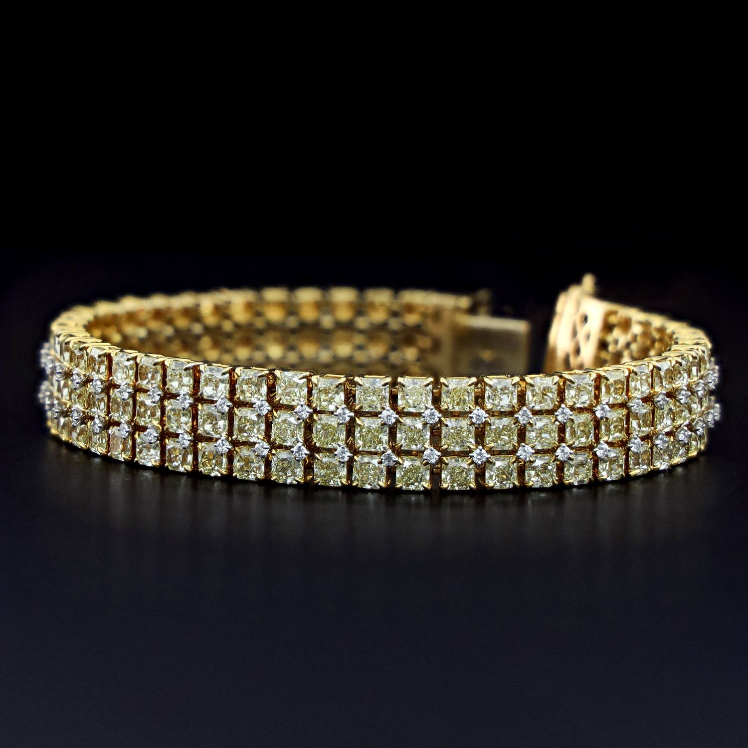 Scarselli 22.47 Ct Fancy Light Yellow Natural Diamond Bracelet