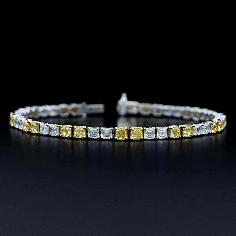 Scarselli 9.05 Ct Fancy Light Yellow and White Natural Diamond Tennis Bracelet