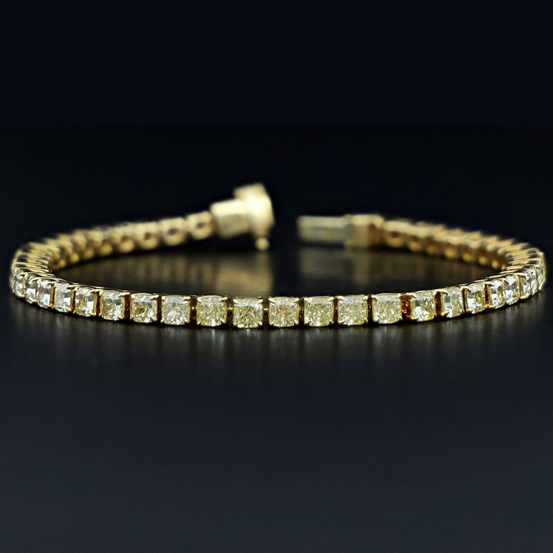 Scarselli 8.79 Ct Fancy Light Yellow Natural Diamond Tennis Bracelet