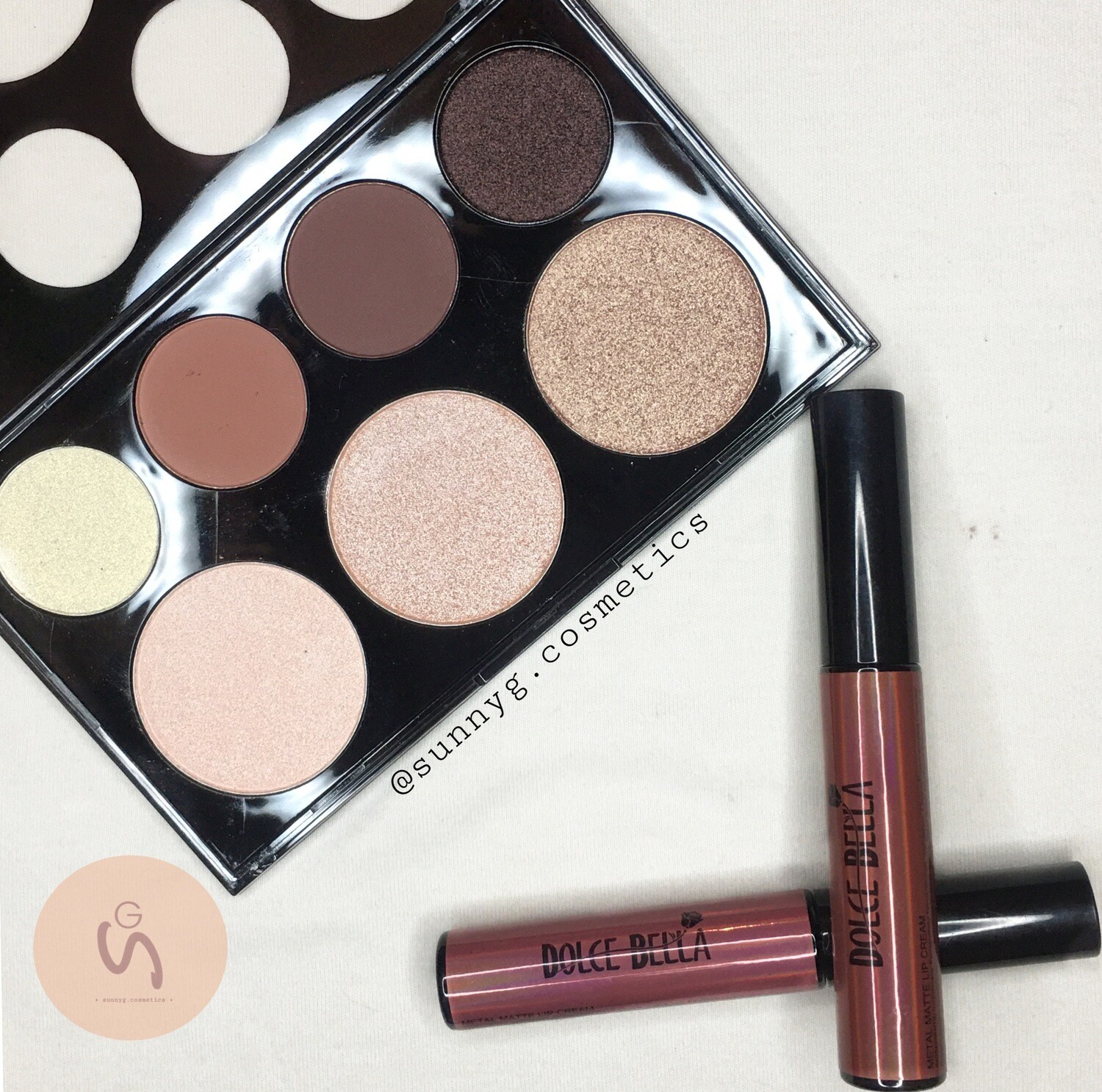 Paleta de iluminadores y sombras Dolce Bella