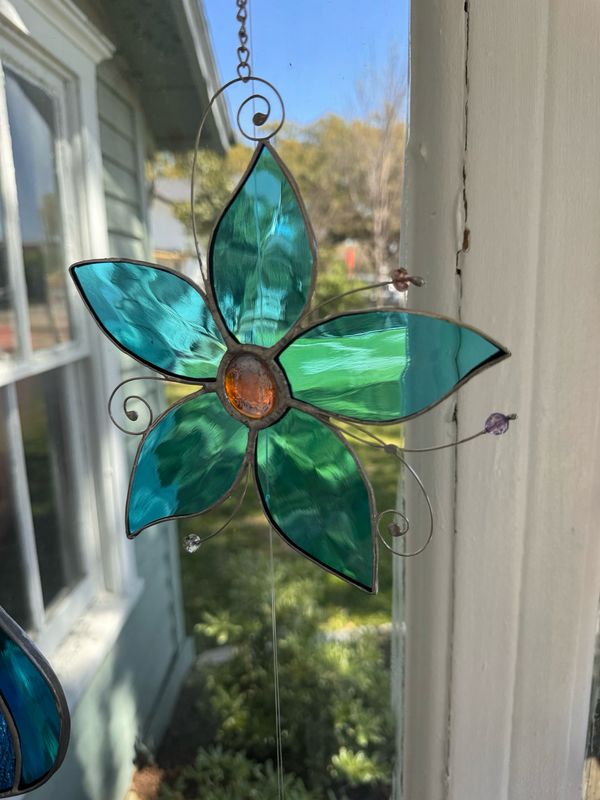 Arlette - Flower Suncatcher