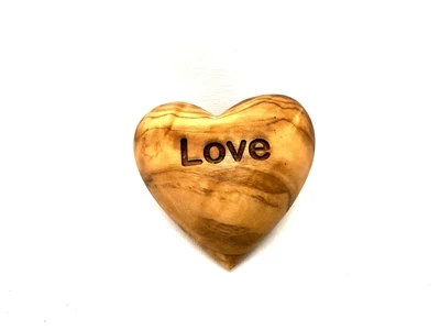 Herz aus Olivenholz mit Gravur LOVE