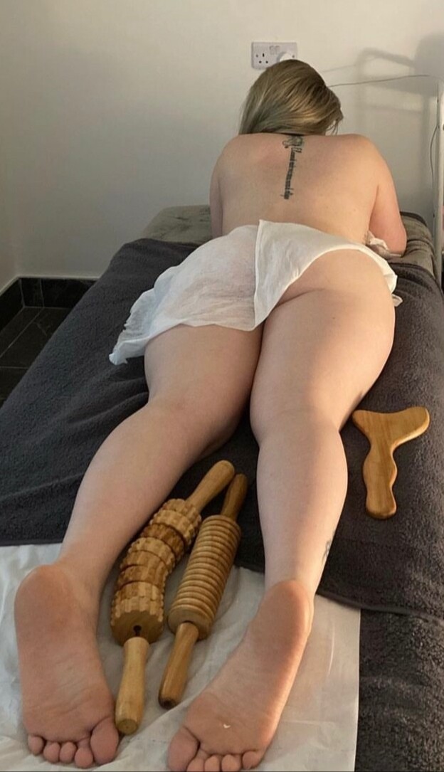 Full Body Treatment . Wood therapy 