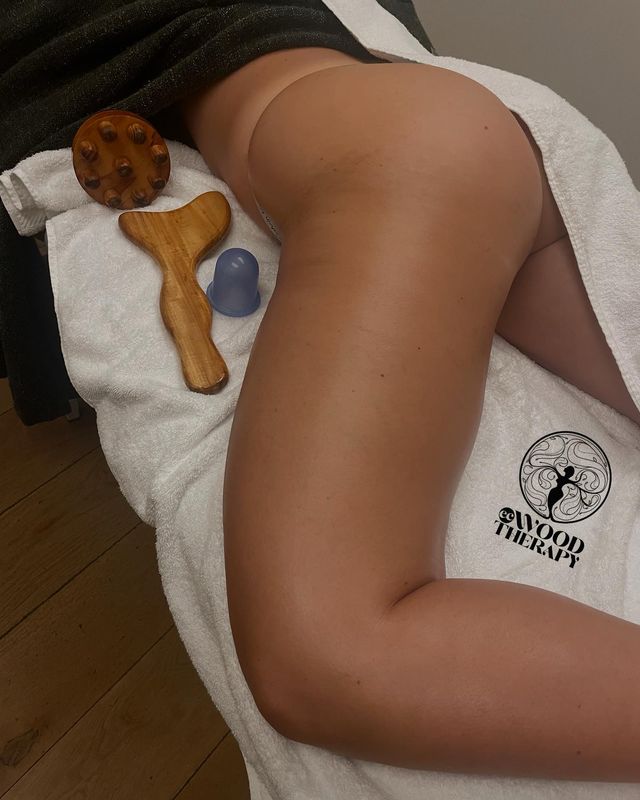 Treatment combining mesotherapy and wood therapy for cellulite