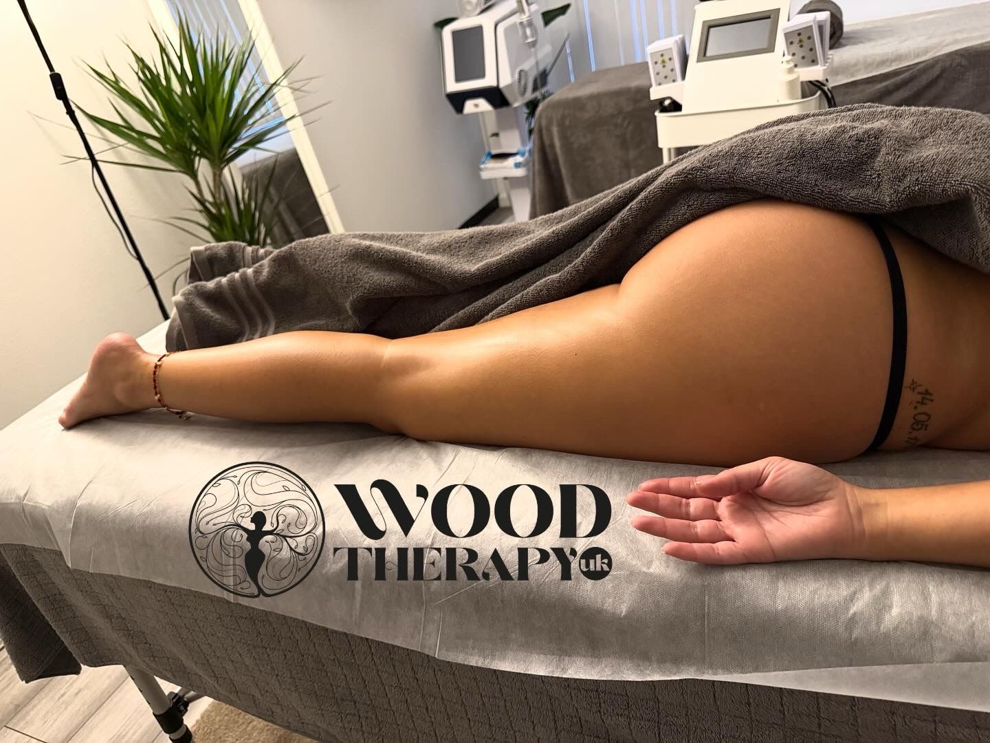 Cellulite on legs and buttocks based on wood therpay and manual lymphatic drainage