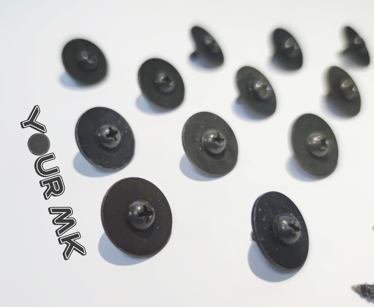 Set 11 tornillos pequeños base technics SFXG122-02