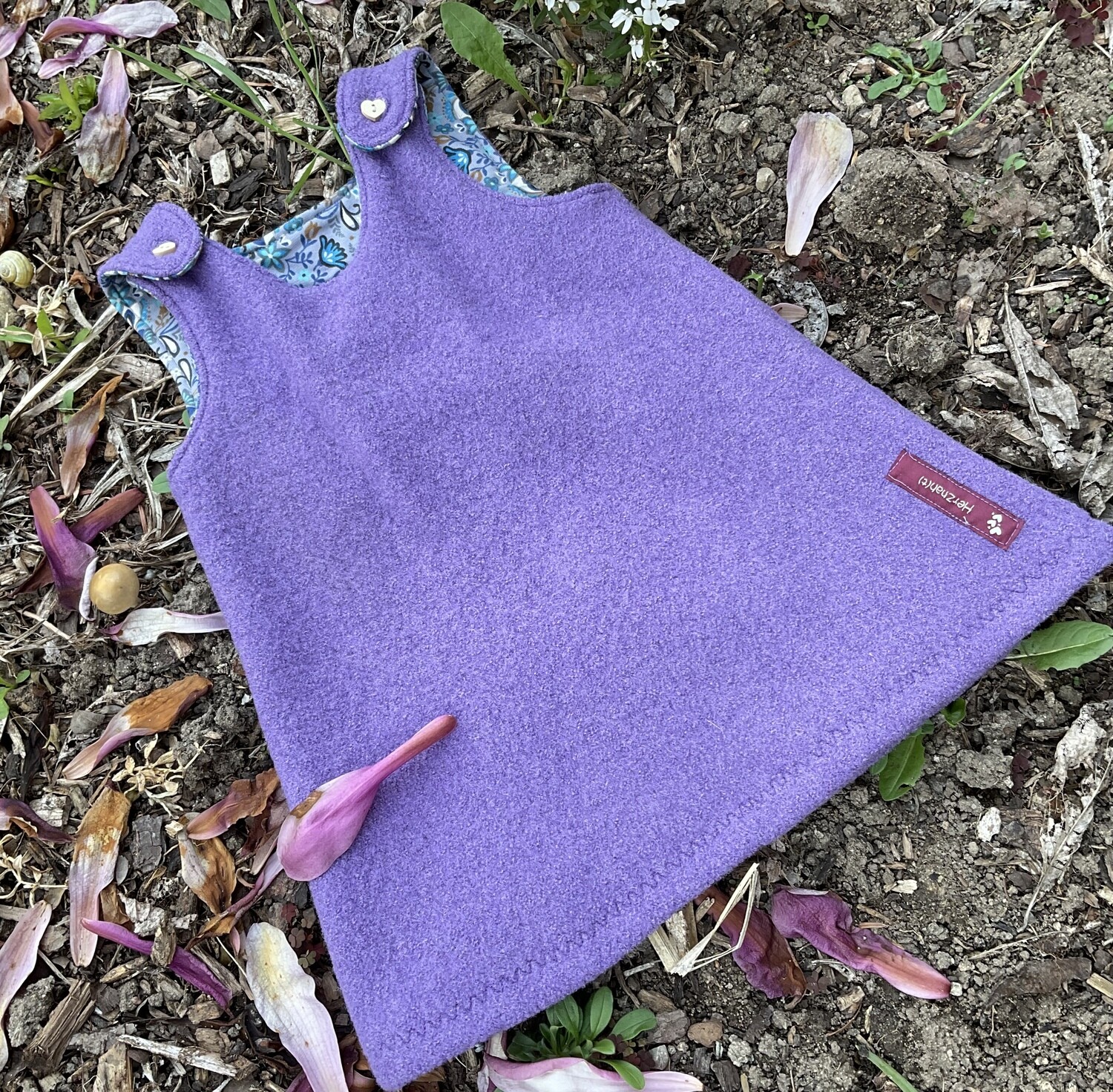 Latzkleid aus Wollwalk "Anna" Gr. 74 in flieder
