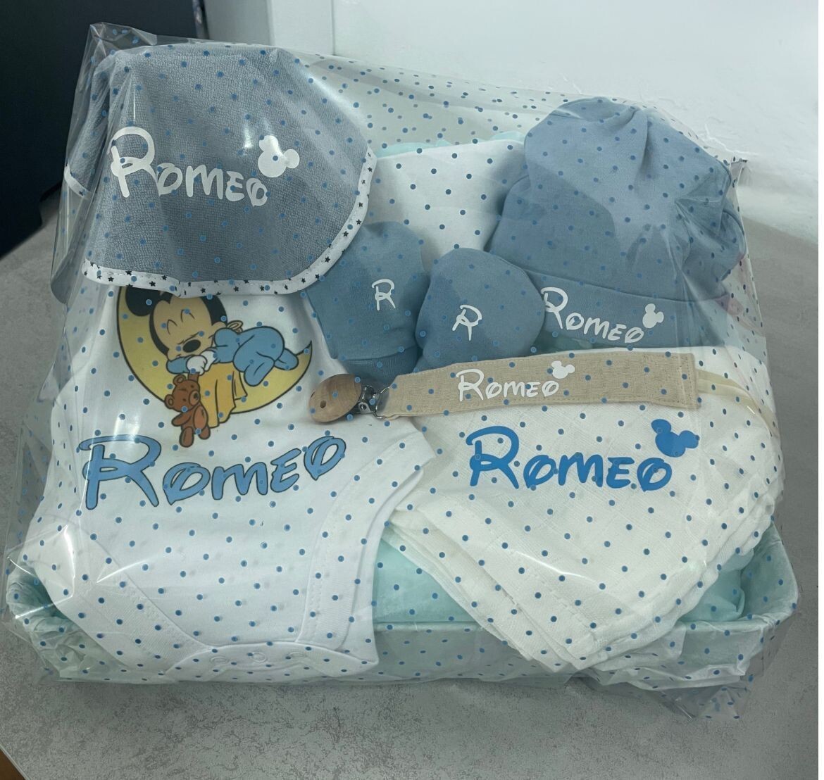 CESTA DE BEBÉ MICKEY O MINNIE