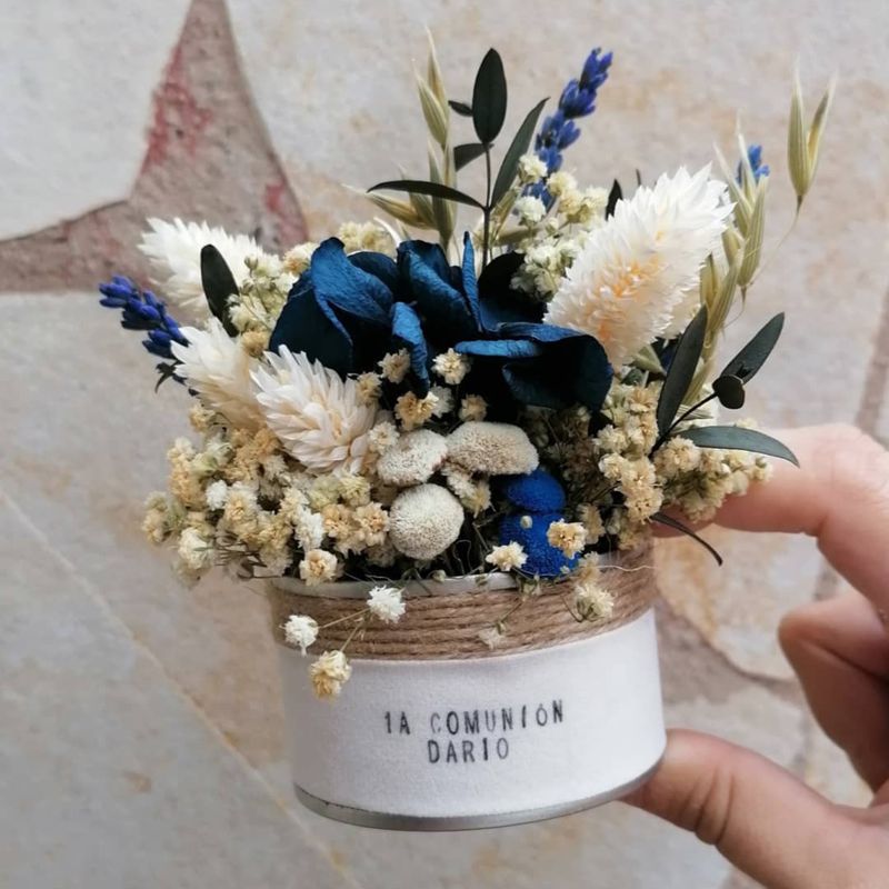 LATITA PEQUEÑA DE FLORES PRESERVADAS COMUNIÓN