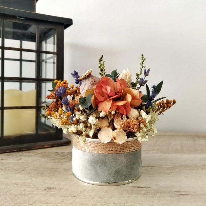 LATITA PEQUEÑA DE FLORES PRESERVADAS