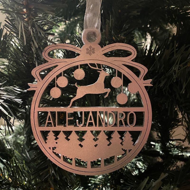 BOLA DE NAVIDAD DE MADERA CON NOMBRE RENO