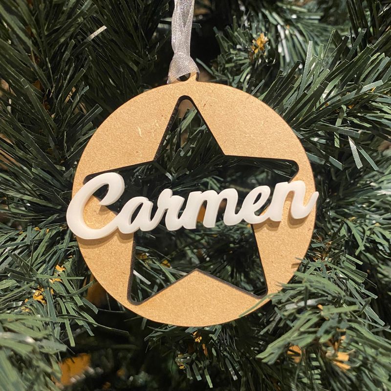 BOLA DE NAVIDAD DE MADERA ESTRELLA Y NOMBRE