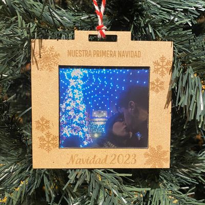 BOLA MINI PORTAFOTOS NUESTRA PRIMERA NAVIDAD