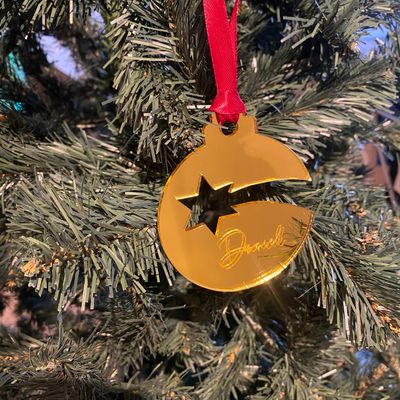 BOLA DE NAVIDAD ESTRELLA DE METACRILATO ESPEJO CON NOMBRE