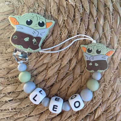 PACK CHUPETERO PERSONALIZADO BABY YODA + LLAVERO