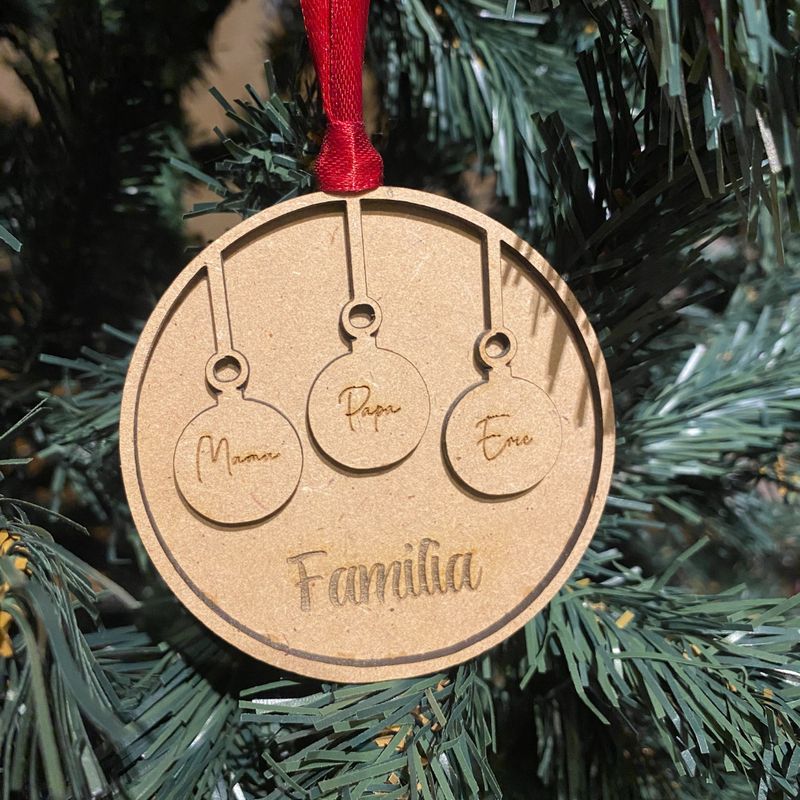 BOLA DE NAVIDAD DE MADERA FAMILIA
