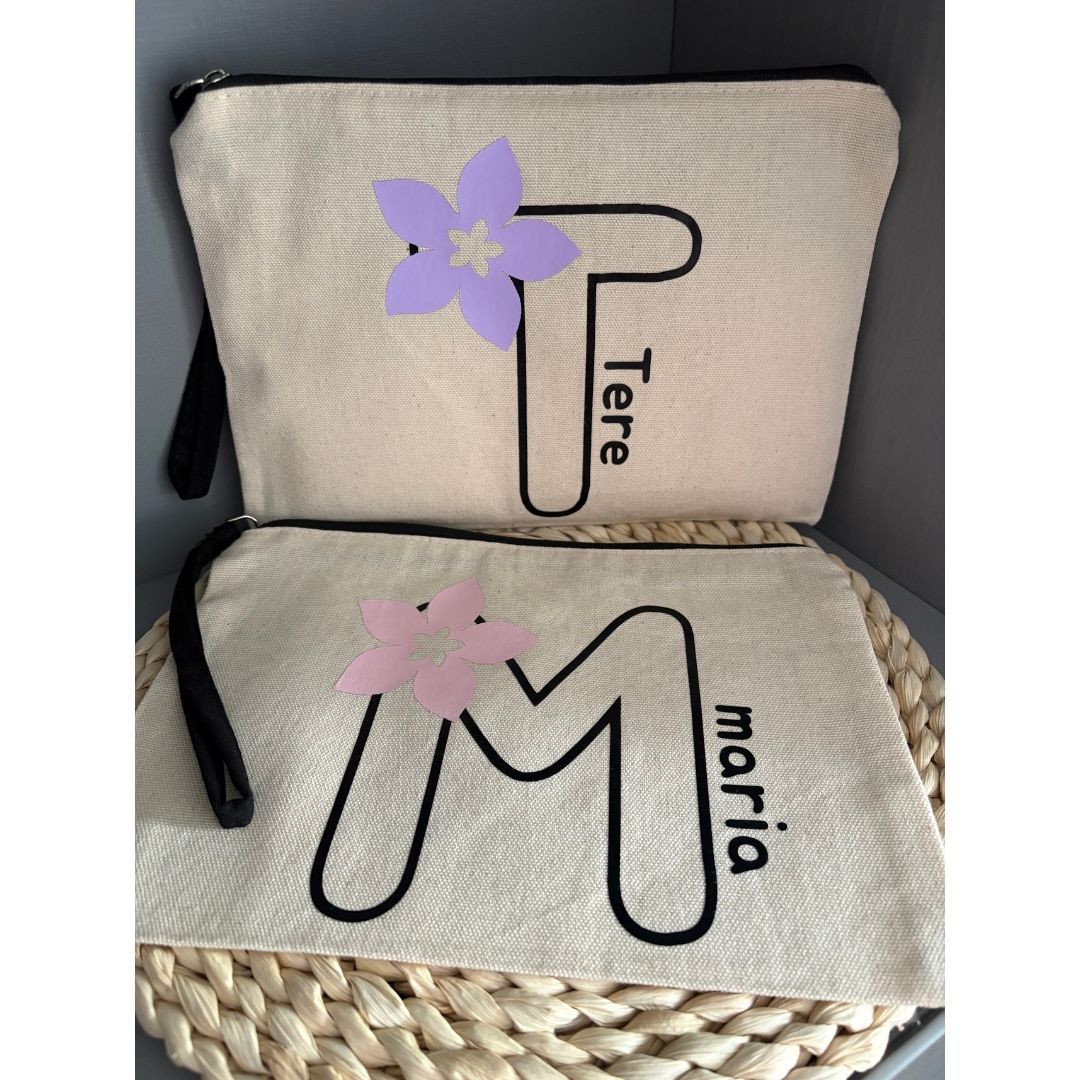 Neceser personolizado con flor de color