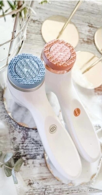 Lumispa IO-Cleansing Device w/ FREE Cleanser!!