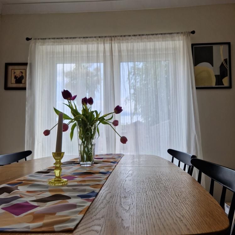 Stepping Stone Table Runner