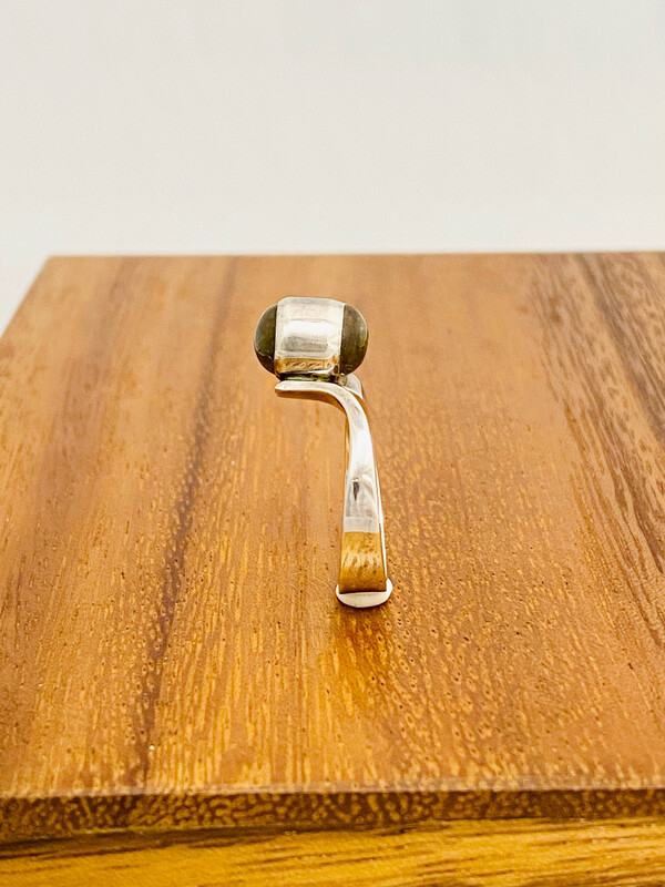 Forged and Double-Sided Labradorite Ring