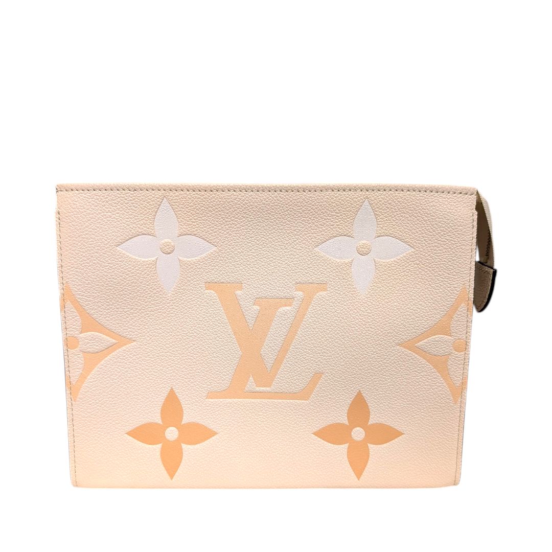 LV By The Pool Toiletry 26