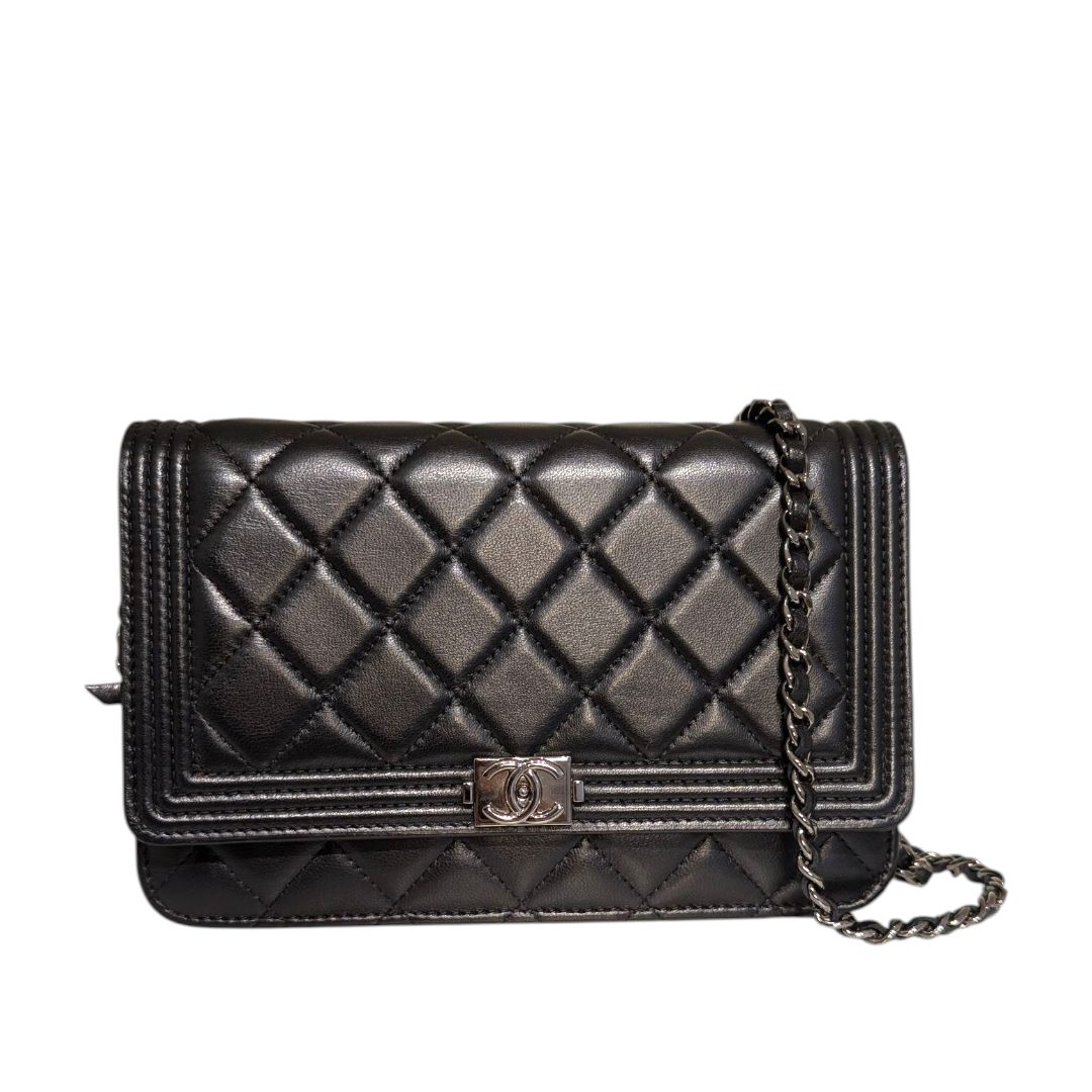 Chanel Caviar quilted Boy WOC